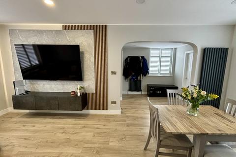 24 Auburn Road, Denton, Manchester, M34 2EB