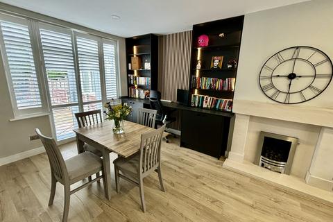 24 Auburn Road, Denton, Manchester, M34 2EB