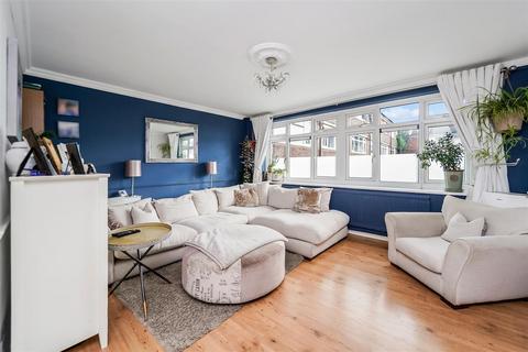 3 bedroom apartment for sale, Boteley Close, London E4