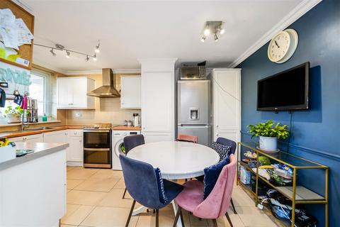 3 bedroom apartment for sale, Boteley Close, London E4