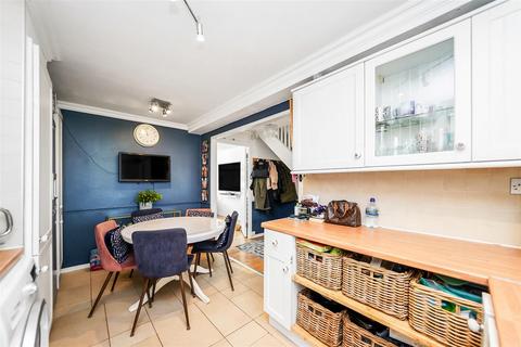 3 bedroom apartment for sale, Boteley Close, London E4