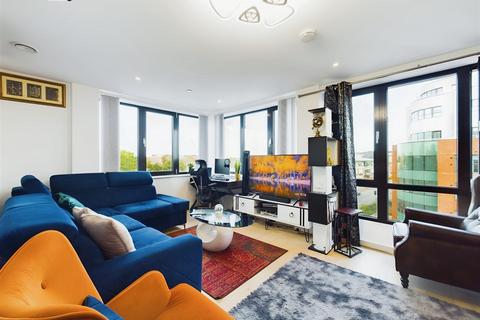 2 bedroom flat for sale, Park House Apartments, Slough