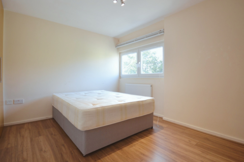 3 bedroom flat to rent, Bloomsbury Close, London W5 3SF