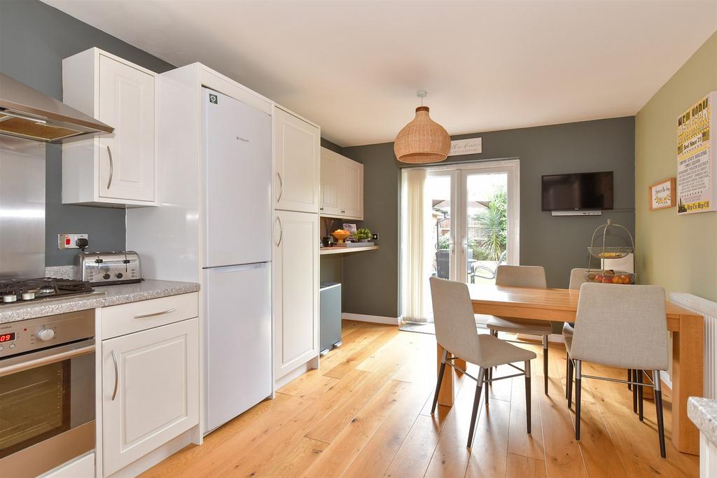 Kitchen/ Breakfast Room