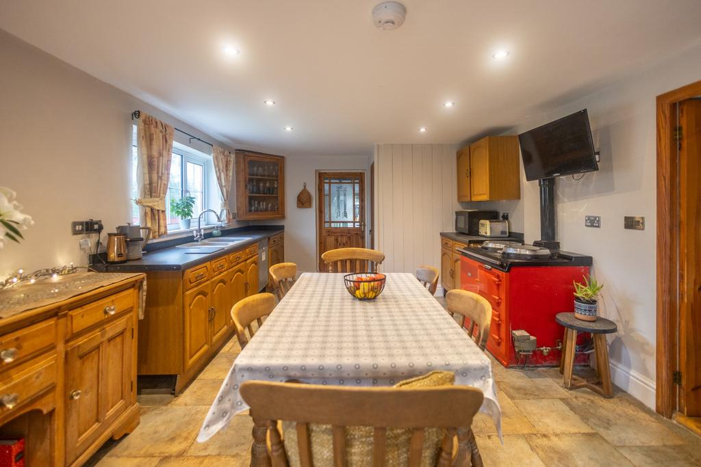 Spacious Kitchen/Dining Room