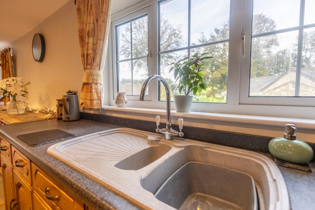 Spacious Kitchen/Dining Room