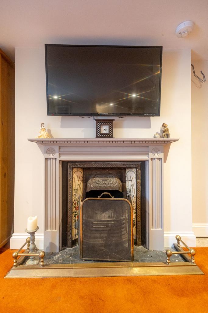 Sitting Room / 2nd Reception Room