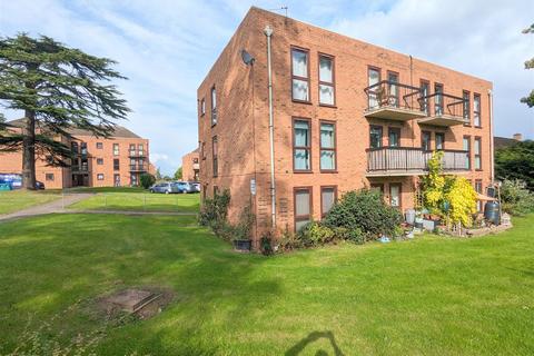 2 bedroom apartment to rent, 30 Crownlea court, Borrowdale Road, Malvern