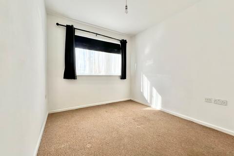 2 bedroom flat to rent, Buxton Close, Edmonton, N9