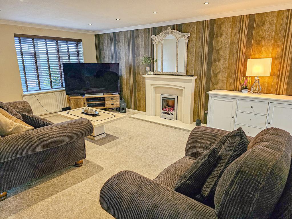 Lentons Lane, Coventry, CV2 3 bed semidetached house for sale £300,000