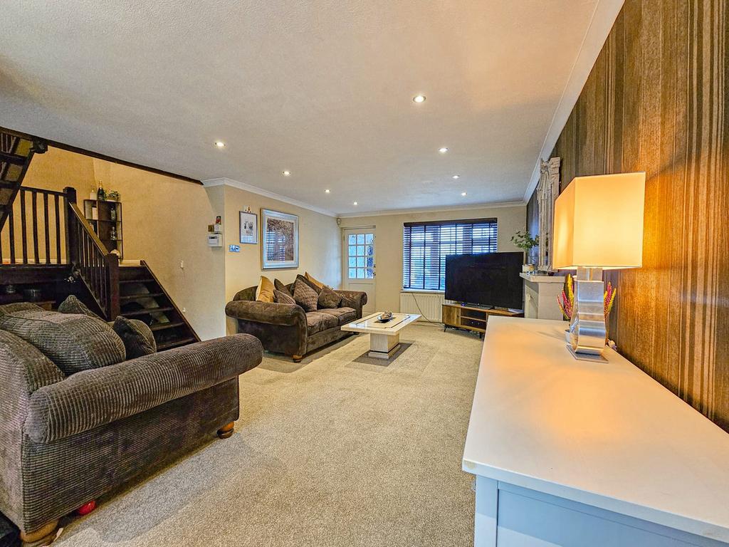 Lentons Lane, Coventry, CV2 3 bed semidetached house for sale £300,000