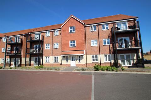 2 bedroom apartment to rent, Amsbridge Crescent, Littlehampton