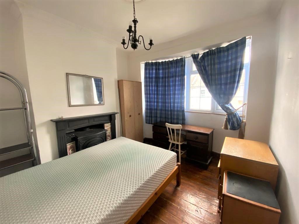 Darwin Road, London W5 1 bed in a house share to rent £700 pcm (£162 pw)