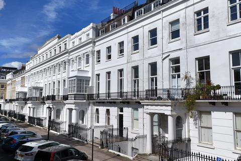 2 bedroom apartment to rent, Sussex Square Brighton