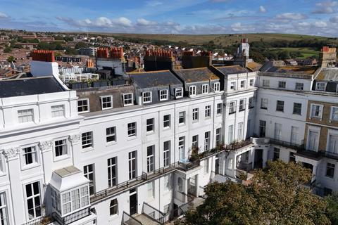 2 bedroom apartment to rent, Sussex Square Brighton