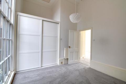 2 bedroom apartment to rent, Sussex Square Brighton