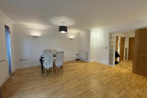 2 bedroom apartment to rent, Bridge Street, Taunton