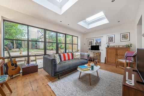 Flat 1, 110 Crouch Hill, London, N8 9DY