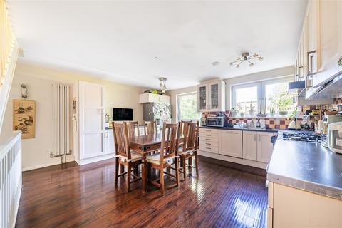 5 bedroom terraced house for sale, Avebury Park, Lovelace Gardens