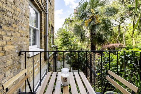 2 bedroom flat for sale, Pembroke Road, Kensington, London