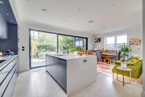 5 bedroom end of terrace house for sale, Stevenage Road, Fulham, London