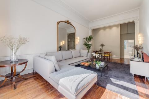 1 bedroom flat for sale, Ladbroke Gardens, London