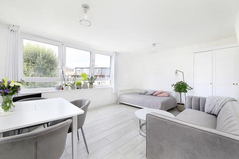 3 bedroom maisonette for sale, Bowstead Court, Parkham Street, London