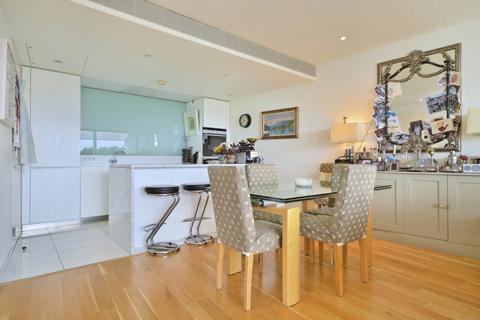 2 bedroom flat for sale, Albion Riverside Building, 8 Hester Road, London