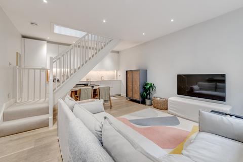 1 bedroom terraced house for sale, Pendulum Mews, Birkbeck Road, Dalston, London