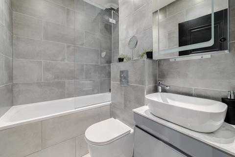 1 bedroom flat for sale, Grosvenor Avenue, Highbury, London