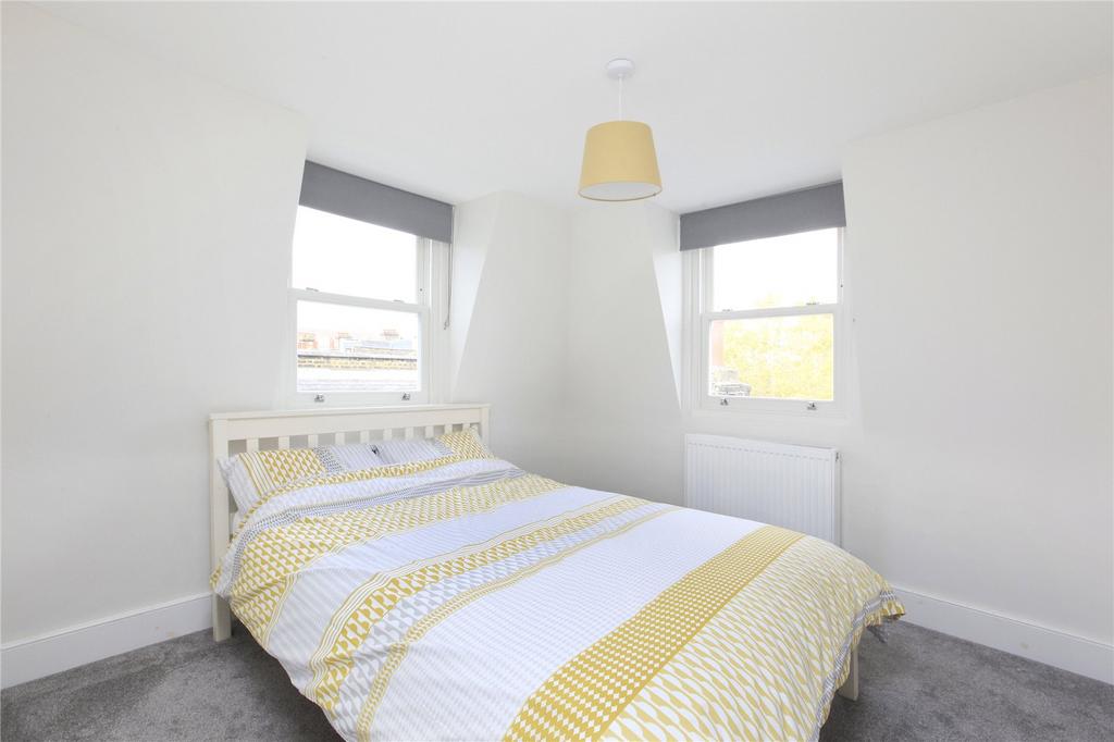 Dinsmore Road, Clapham South, London 3 bed flat for sale £875,000