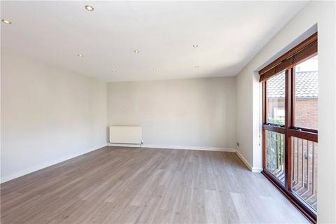 3 bedroom terraced house to rent, Belsize Mews, Belsize Park, London