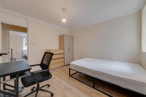 4 bedroom flat to rent, Haverstock Hill, London