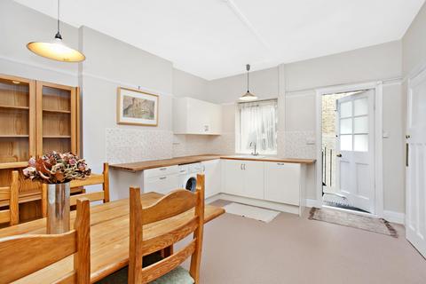 2 bedroom flat to rent, Hill Street, Richmond, Surrey, UK