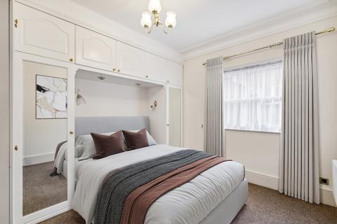 3 bedroom flat to rent, Addison Road, London