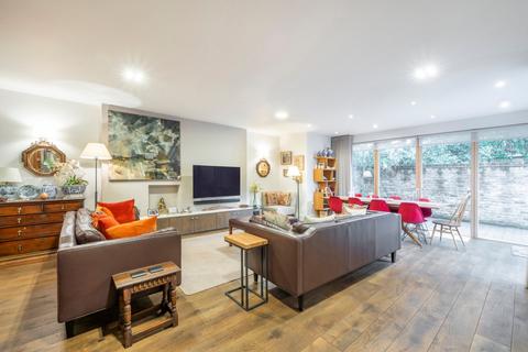 4 bedroom mews for sale, Rochester Mews, London