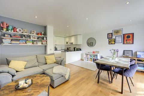 2 bedroom flat for sale, Catalpa Court , Hither Green , London, SE13