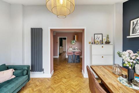 78 Raymond Crescent, Guildford, GU2 7SZ