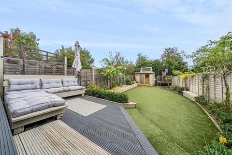 78 Raymond Crescent, Guildford, GU2 7SZ