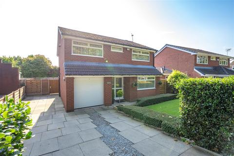 4 bedroom detached house for sale, The Avenue, Leigh