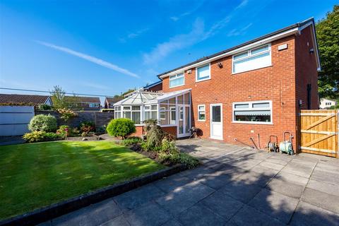 4 bedroom detached house for sale, The Avenue, Leigh