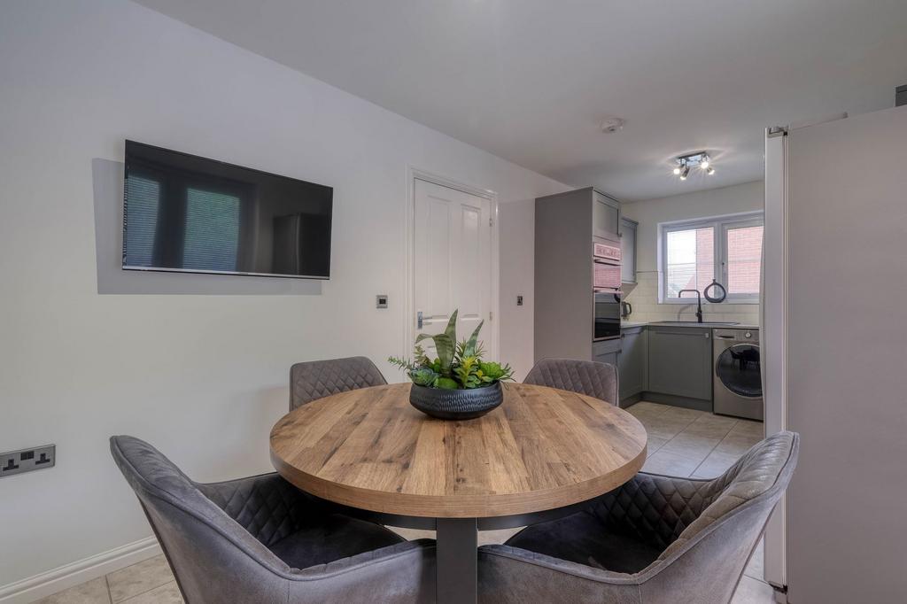 Dixon Close, Enfield, Redditch B97 6AD 3 bed detached house for sale