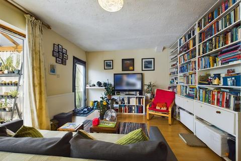 3 bedroom terraced house for sale, De Quincey Road, London