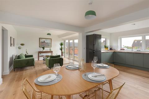 2 bedroom apartment for sale, Gloucester Road, Tankerton, Whitstable