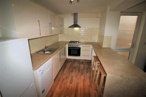 5 bedroom terraced house to rent, *£148pppw BILLS INCLUDED* Maxwell Close, Lenton, NG7 1SN