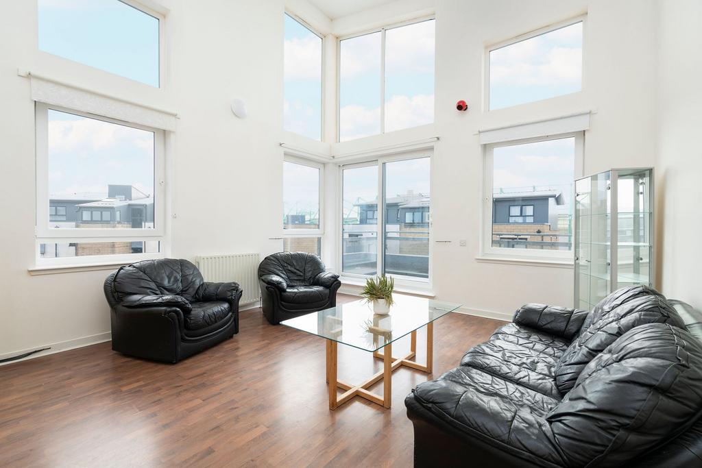 3/22 Hawkhill Close, Easter Road... 2 bed penthouse for sale £255,000