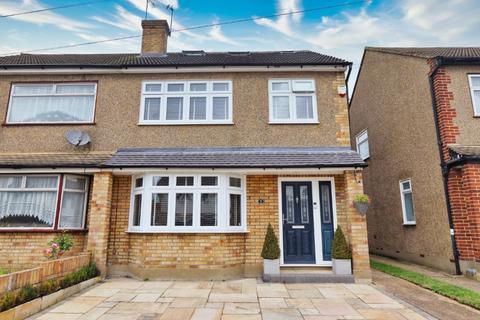 9 Epping Close, Romford, RM7 8BH