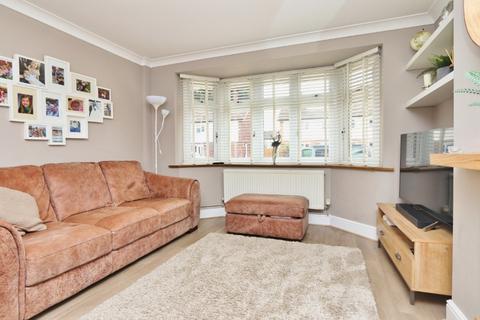 9 Epping Close, Romford, RM7 8BH