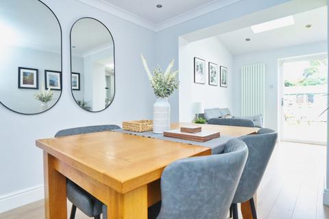 9 Epping Close, Romford, RM7 8BH