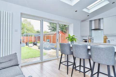 9 Epping Close, Romford, RM7 8BH